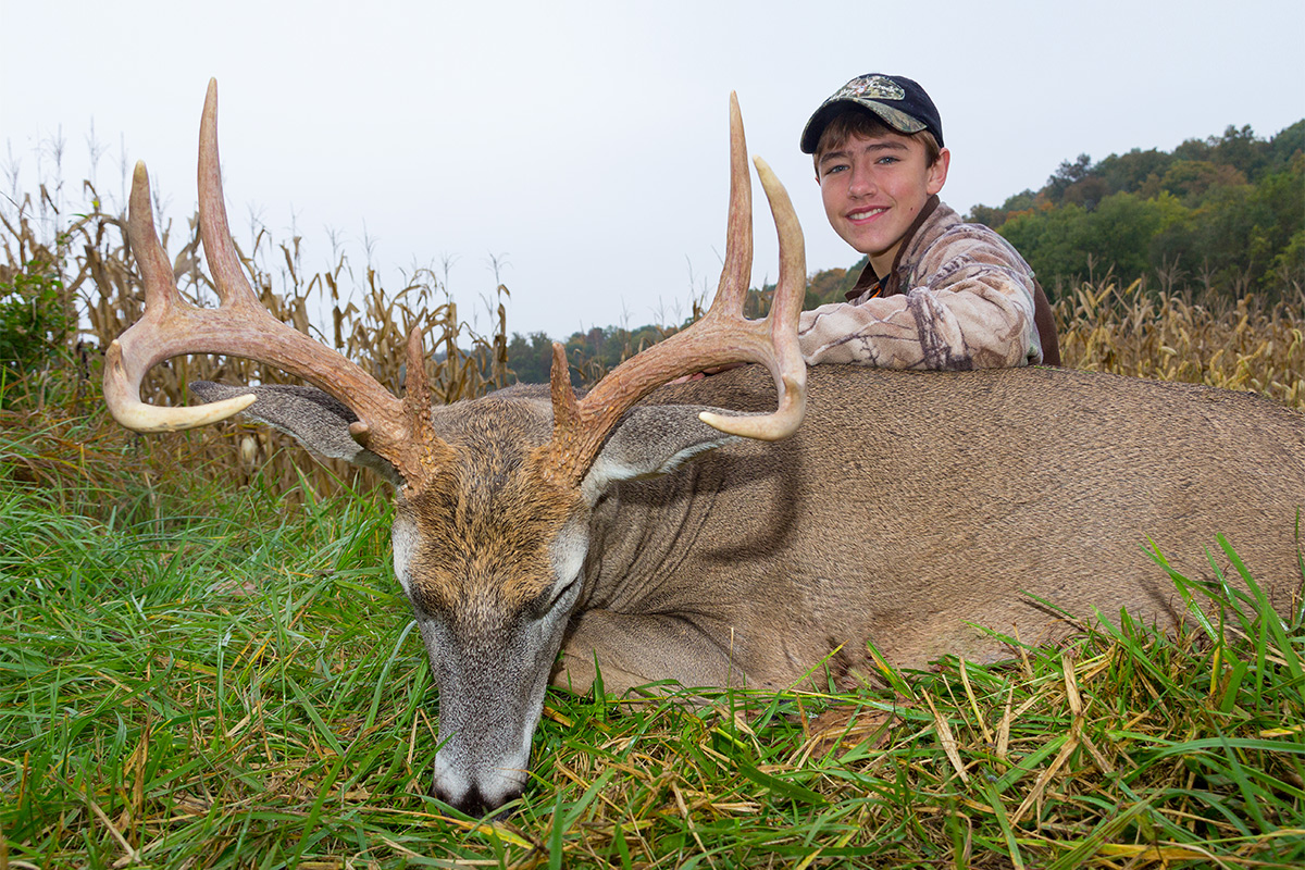 Pike County Whitetail Deer - Hadley Creek Outfitters