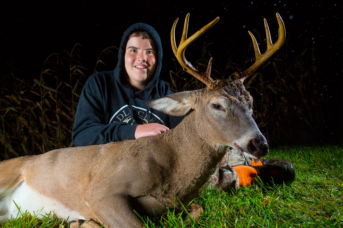 Whitetail Hunting In Illinois - Hadley Creek Outfitters