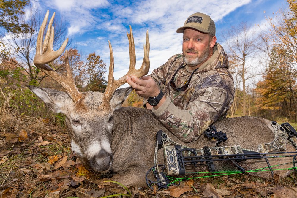 2022 Whitetail Hunting Photos from Hadley Creek Outfitters in Illinois