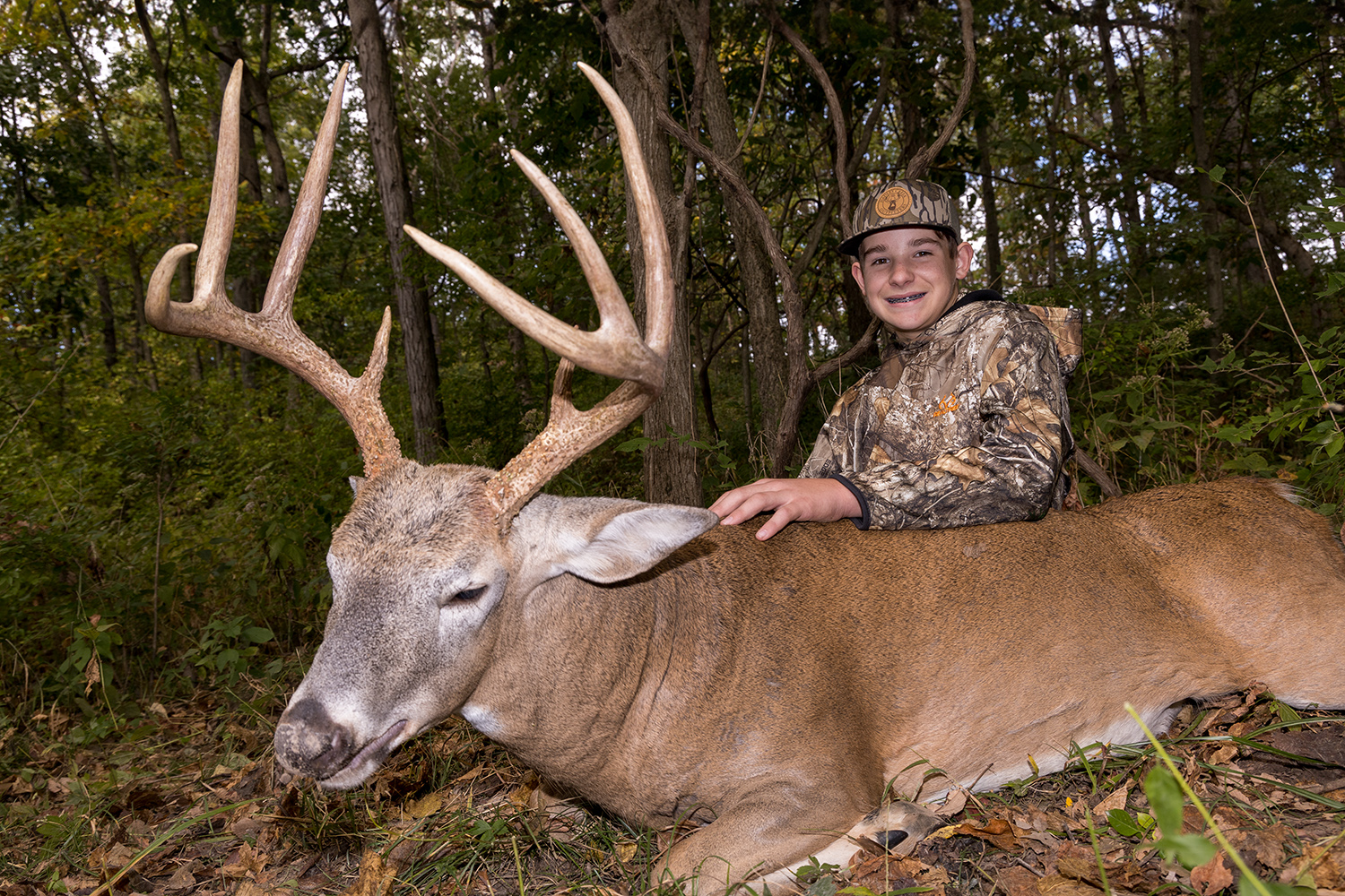 Youth deer hunt in Illinois with Hadley Creek Outfitters.